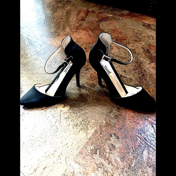 Anne Michelle Shoes - 🆕🔥ANN MICHELLE SEXY BLACK CLOSE TOE ANKLE STRAP HEELS SILKYSATIN TEXTURE/NWT📦